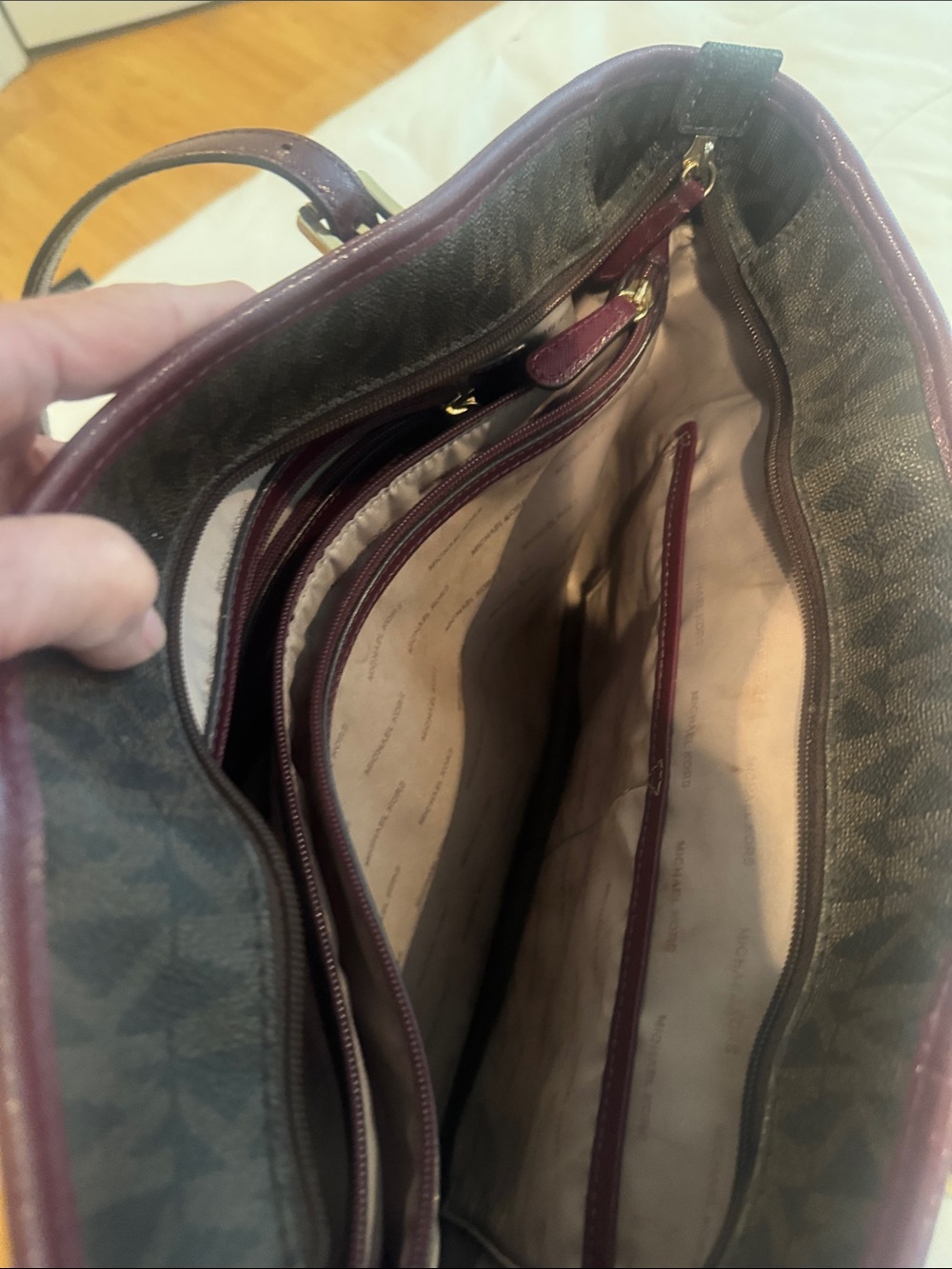 Michael Kors brown jet set medium travel bag with burgundy handles and trim - Picture 11 of 13